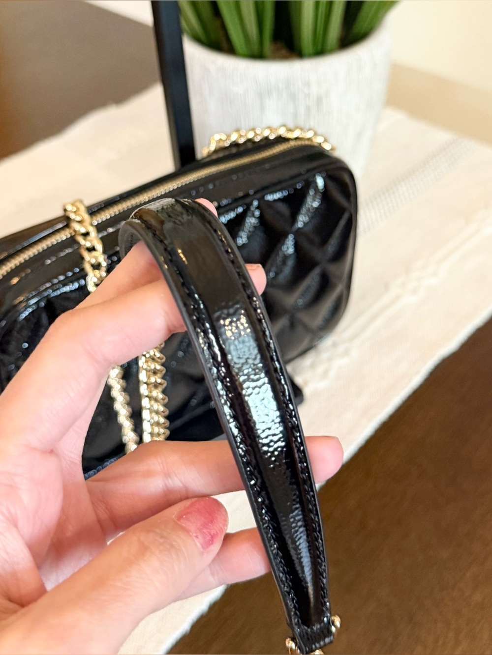 Kate Spade Glimmer Quilted Patent Leather
Crossbody Card Case Set - Picture 4 of 7